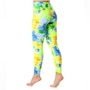 Rogi High Waist Leggings in Liquid Flowers Size Medium EUC